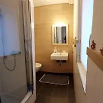 דירה Comfortable Near The Station With Parking לאקס