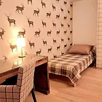 דירה Comfortable Near The Station With Parking לאקס