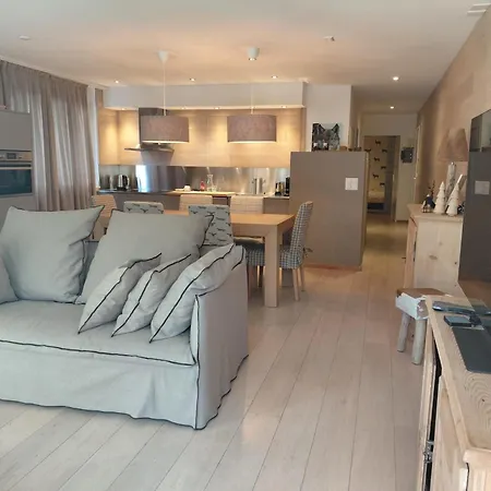 Comfortable Near The Station With Parking Apartment *