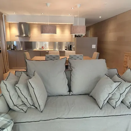 Comfortable Near The Station With Parking Laax